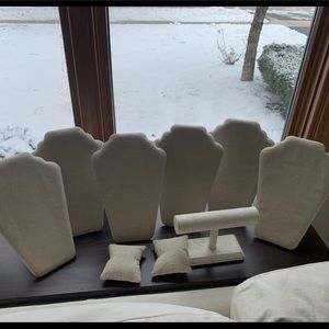 6 necklace stands, 1 bracelet bar & 2 pillows